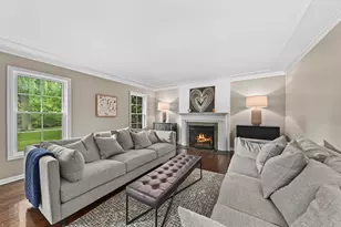 123 W Glenview Ct, Mequon, WI 53092 - Photo 5
