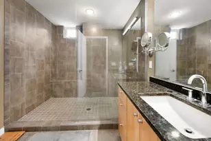 1727 N 49th St, Milwaukee, WI 53208 - Photo 11