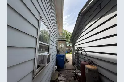 1506 E Main St, Watertown, WI 53094 - Photo 9