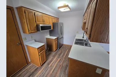 W157N11457  Hilbert Ln #B, Germantown, WI 53022 - Photo 5