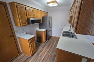 W157N11457 Hilbert Ln, Germantown, WI 53022 - Photo 5