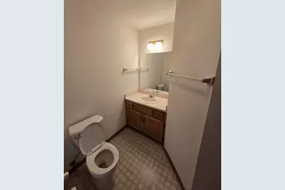 W157N11457  Hilbert Ln #B, Germantown, WI 53022 - Photo 17