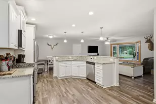 21204 Northcape St, Racine, WI 53182 - Photo 7