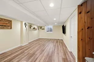 21204 Northcape St, Racine, WI 53182 - Photo 17