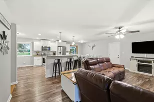 21204 Northcape St, Racine, WI 53182 - Photo 5