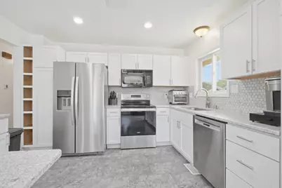 5708  54th Ave, Kenosha, WI 53144 - Photo 3