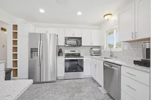 5708 54th Ave, Kenosha, WI 53144 - Photo 3