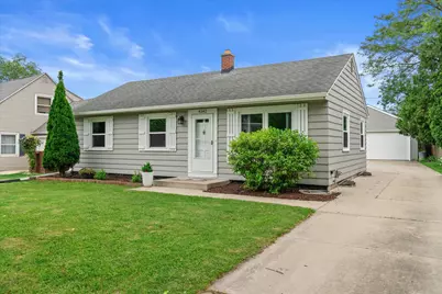 4342  Glenway St, Wauwatosa, WI 53222 - Photo 3