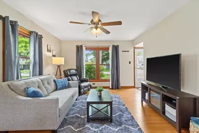 4342  Glenway St, Wauwatosa, WI 53222 - Photo 7