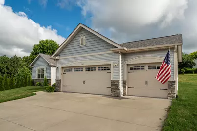 333  Nature Pl, Johnson Creek, WI 53038 - Photo 3