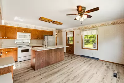 19272 W Coffee Rd, New Berlin, WI 53146 - Photo 11