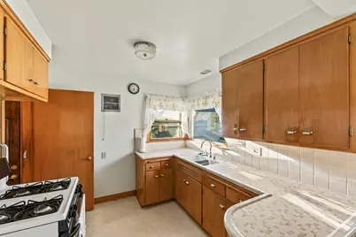 3148 S 30th St, Milwaukee, WI 53215 - Photo 3
