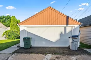 3148 S 30th St, Milwaukee, WI 53215 - Photo 13