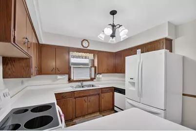 3168  Wheelock Dr, Racine, WI 53405 - Photo 7