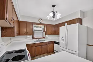 3168 Wheelock Dr, Racine, WI 53405 - Photo 7