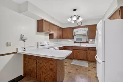 3168  Wheelock Dr, Racine, WI 53405 - Photo 5