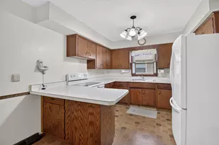 3168 Wheelock Dr, Racine, WI 53405 - Photo 5