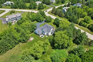 191 Fieldstone Rd, Delafield, WI 53018 - Photo 5