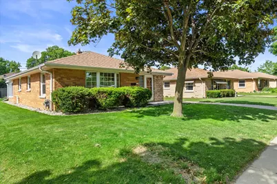 7024 W Lakefield Dr, Milwaukee, WI 53219 - Photo 31
