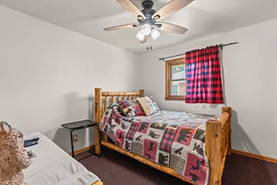 7024 W Lakefield Dr, Milwaukee, WI 53219 - Photo 17
