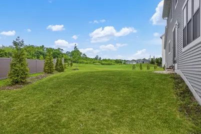 3741  Howell Oaks Dr, Waukesha, WI 53188 - Photo 27