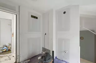 2328 E Back Bay St, Milwaukee, WI 53202 - Photo 35