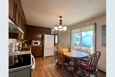 1216  Pinecrest Ln, Onalaska, WI 54650 - Photo 9