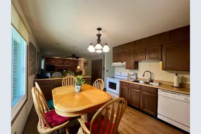 1216  Pinecrest Ln, Onalaska, WI 54650 - Photo 11