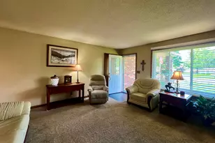 1216 Pinecrest Ln, Onalaska, WI 54650 - Photo 3