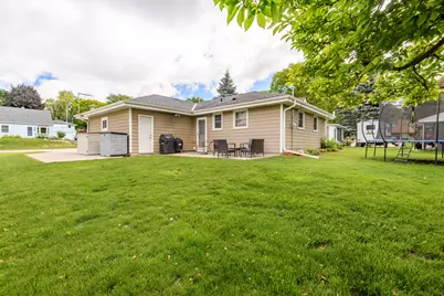 1109  Lawndale Ave, Waukesha, WI 53188 - Photo 33