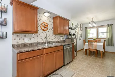 1109  Lawndale Ave, Waukesha, WI 53188 - Photo 9