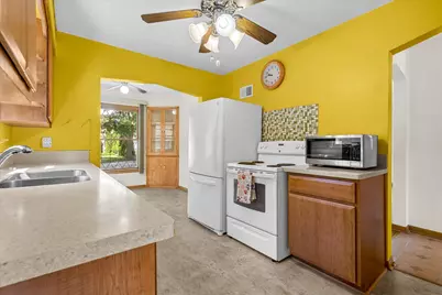 3322 S Dayfield Ave, Milwaukee, WI 53207 - Photo 5
