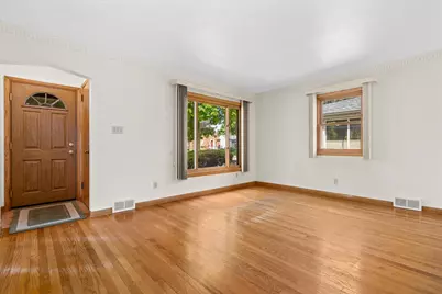 3322 S Dayfield Ave, Milwaukee, WI 53207 - Photo 3