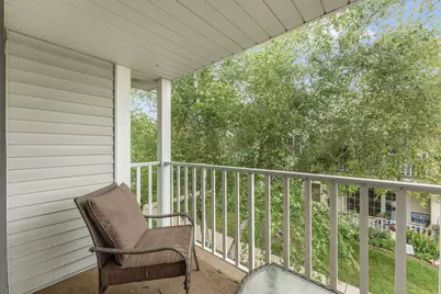 104  Bur Oak Ln #D, Grafton, WI 53024 - Photo 7