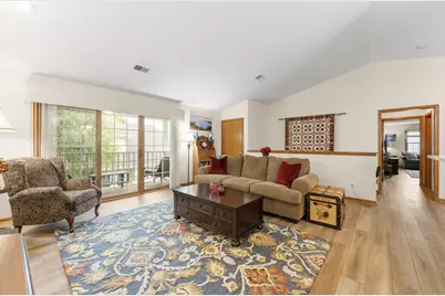 104  Bur Oak Ln #D, Grafton, WI 53024 - Photo 9