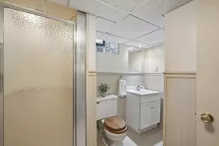 5740 N Dexter Ave, Glendale, WI 53209 - Photo 15