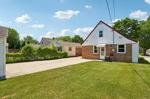 5740 N Dexter Ave, Glendale, WI 53209 - Photo 17