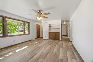 1712 McKinley St, New Holstein, WI 53061 - Photo 5