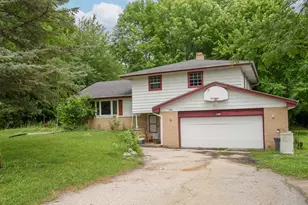 5210 S Balboa Dr, New Berlin, WI 53151 - Photo 1