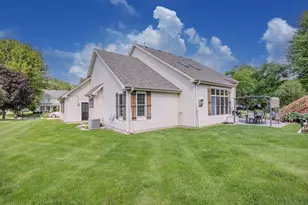 309 Woodlands Ct, Hartland, WI 53029 - Photo 37