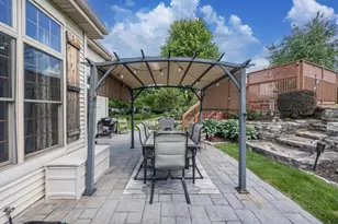 309 Woodlands Ct, Hartland, WI 53029 - Photo 35