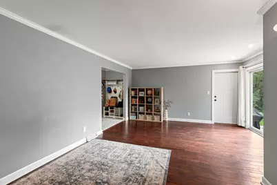 607  Green Bay Rd, Thiensville, WI 53092 - Photo 11
