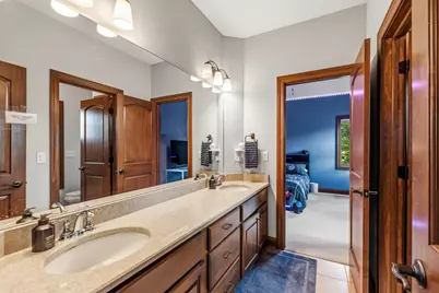 12575 N Hawks Glen Ct, Mequon, WI 53097 - Photo 31