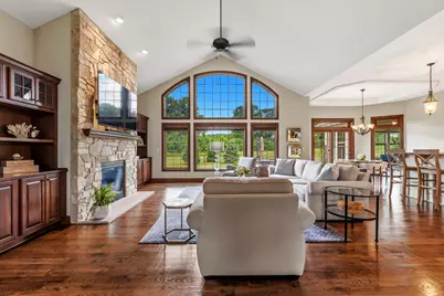 12575 N Hawks Glen Ct, Mequon, WI 53097 - Photo 13