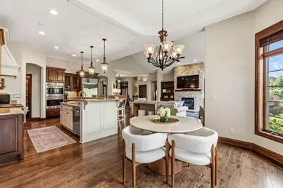 12575 N Hawks Glen Ct, Mequon, WI 53097 - Photo 17