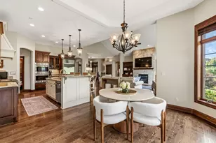 12575 N Hawks Glen Ct, Mequon, WI 53097 - Photo 17