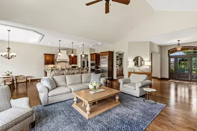12575 N Hawks Glen Ct, Mequon, WI 53097 - Photo 11
