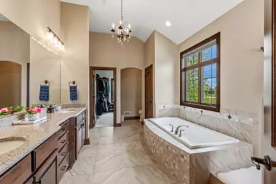 12575 N Hawks Glen Ct, Mequon, WI 53097 - Photo 27