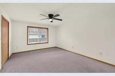 6195  Walnut Ln #68, Cudahy, WI 53110 - Photo 9