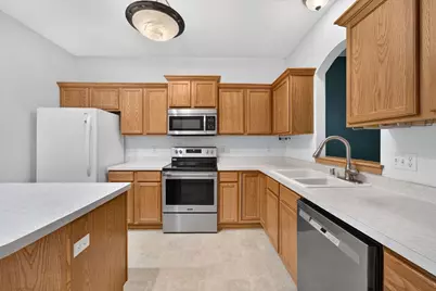 6195  Walnut Ln #68, Cudahy, WI 53110 - Photo 7
